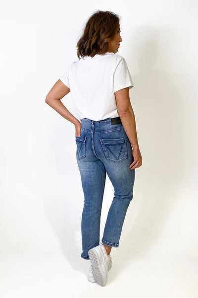 SHINE ON - Ashley straight leg jeans! 6-8