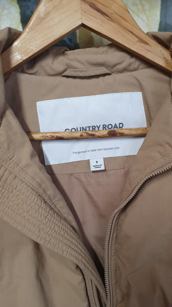 COUNTRY ROAD - Recycled nylon large collar puffer! 8-10