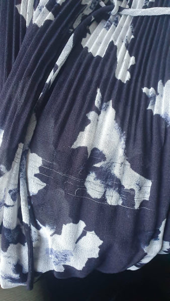 WITCHERY - Navy floral pleated dress! 14