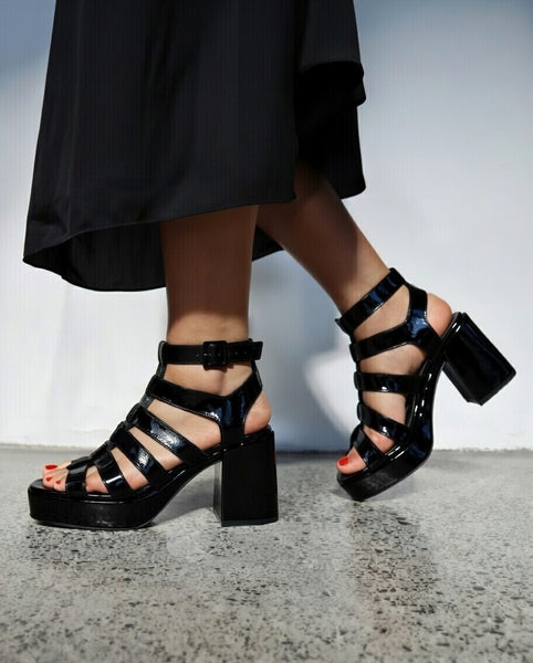 MINX (BN) "Eclipse" leather sandals! 40