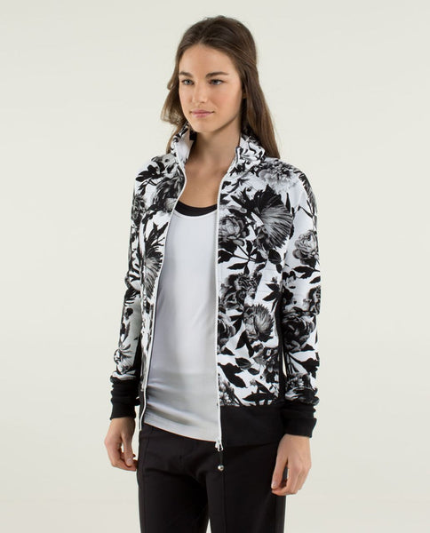 LULULEMON "Calm & cozy" Brisk bloom jacket! 8-10