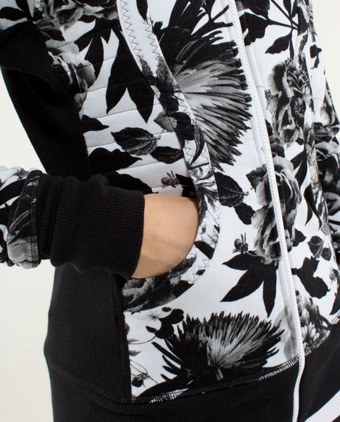 LULULEMON "Calm & cozy" Brisk bloom jacket! 8-10