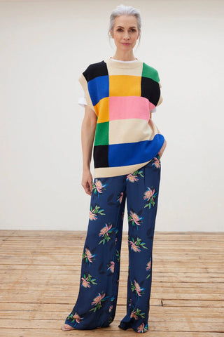 POM Amsterdam - Expressive flower trousers! 14