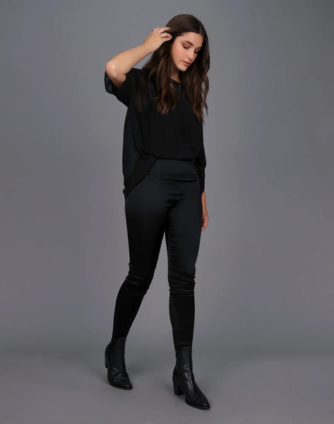 STORM (NZ) Pull on satin leggings! 14