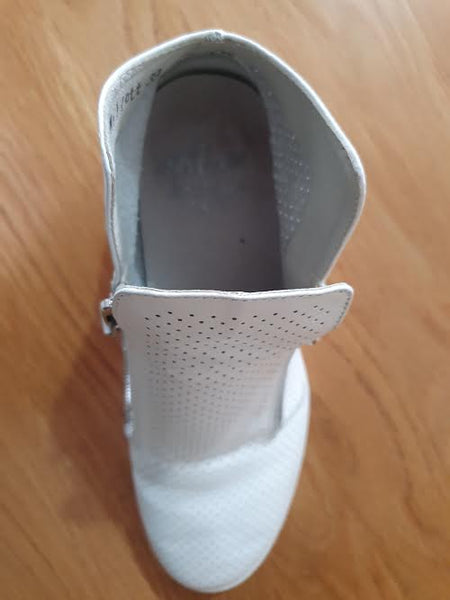 MINX "Willott" white pinhole leather boots! 41