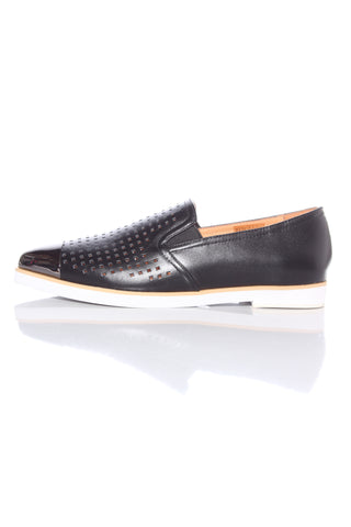 ADDICTION (LN) Metal cap perf leather loafers! 38