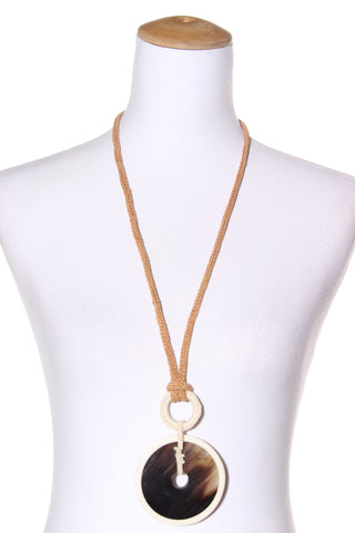 REPERTOIRE - Shell disc pendant necklace!